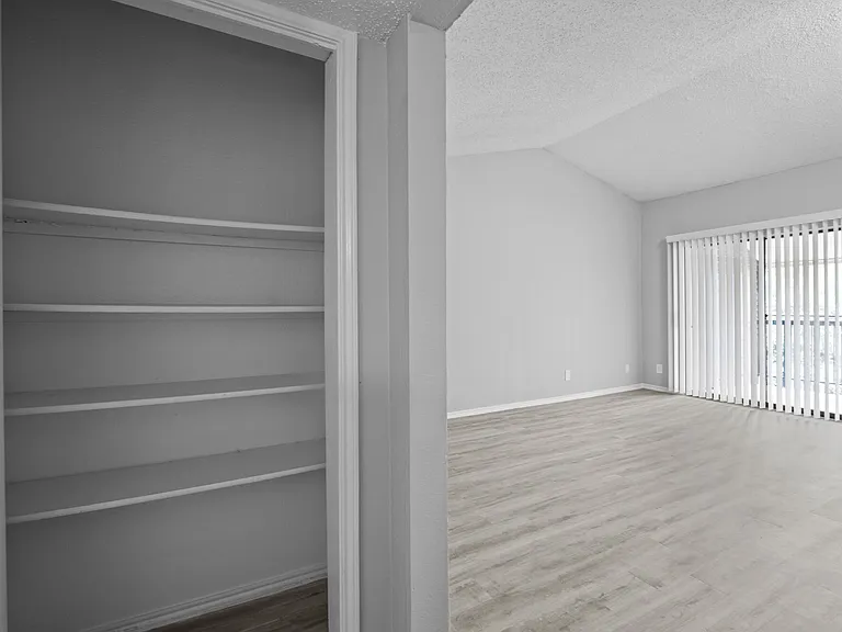 The Azul Apartments — Photo 45