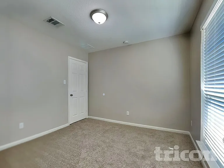 210 Teron Dr — Photo 11