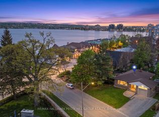 10 Duckworth St, Barrie, ON L4M 3V8