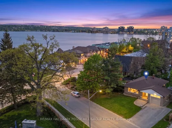 10 Duckworth St, Barrie, ON L4M 3V8