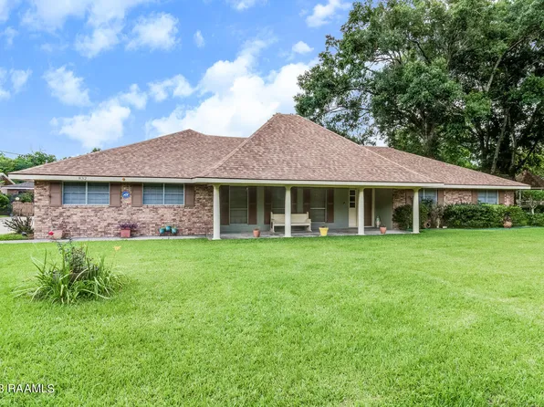 832 Begnaud St, Breaux Bridge, LA 70517