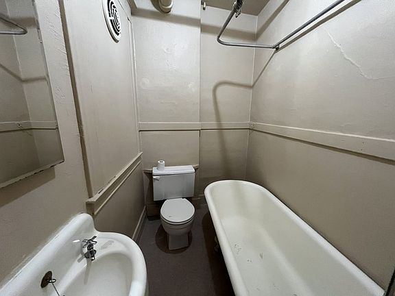 4th image of 1917 10th St APT B