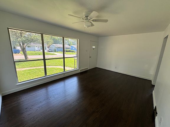 4th image of 153 Floralea Pl