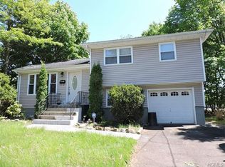 11 Maplewood Blvd, Suffern, NY 10901