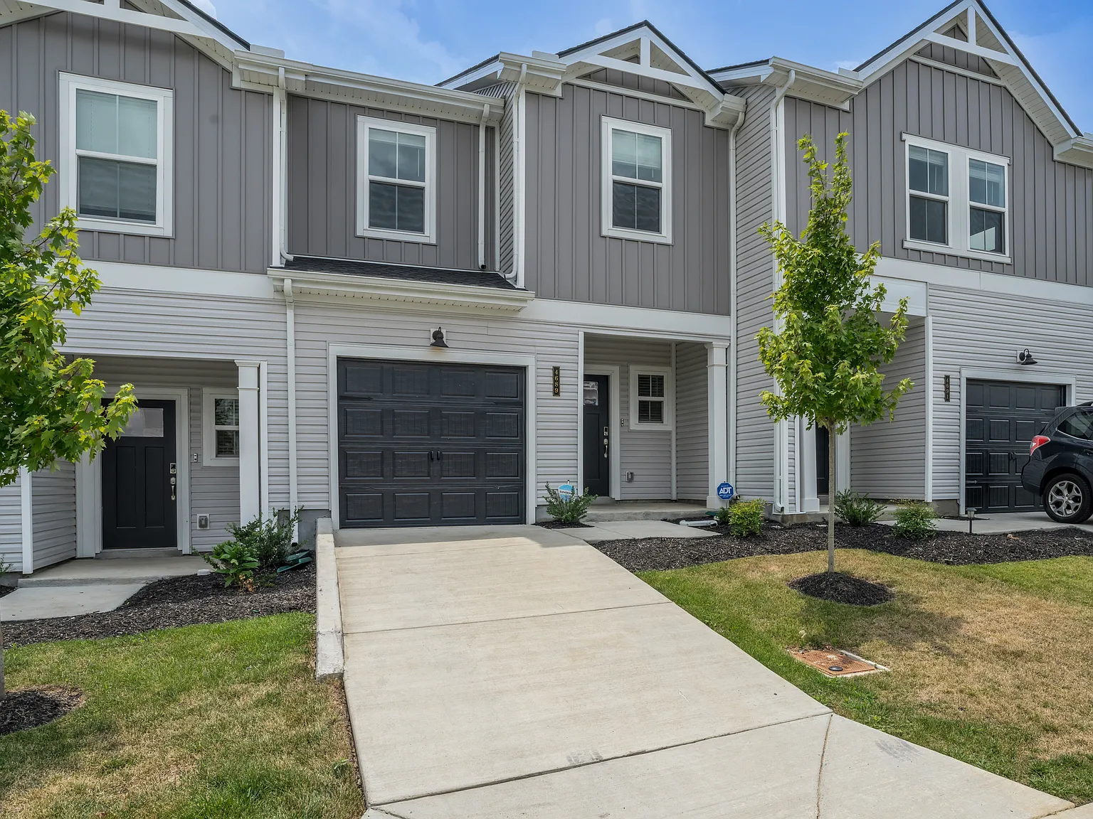 3 bed, 2.5 bath, 1400 sqft, $2,350 — Photo 1