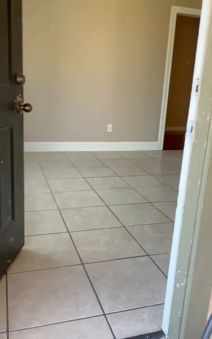 3 bed, $1,800 — Photo 1