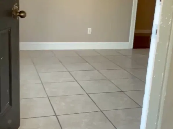 6606 Roxbury Rd, Houston, TX 77087