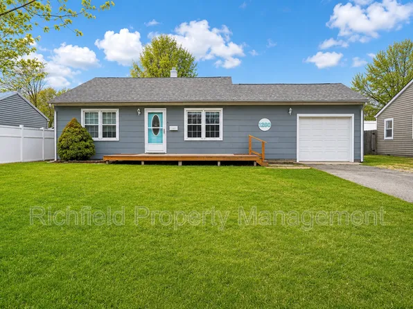 1260 Lincoln Dr, Noblesville, IN 46060