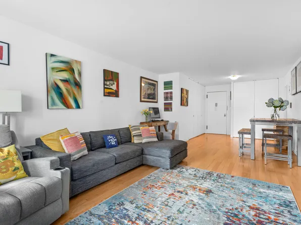 201 West 70th Street 7H image 3 of 13
