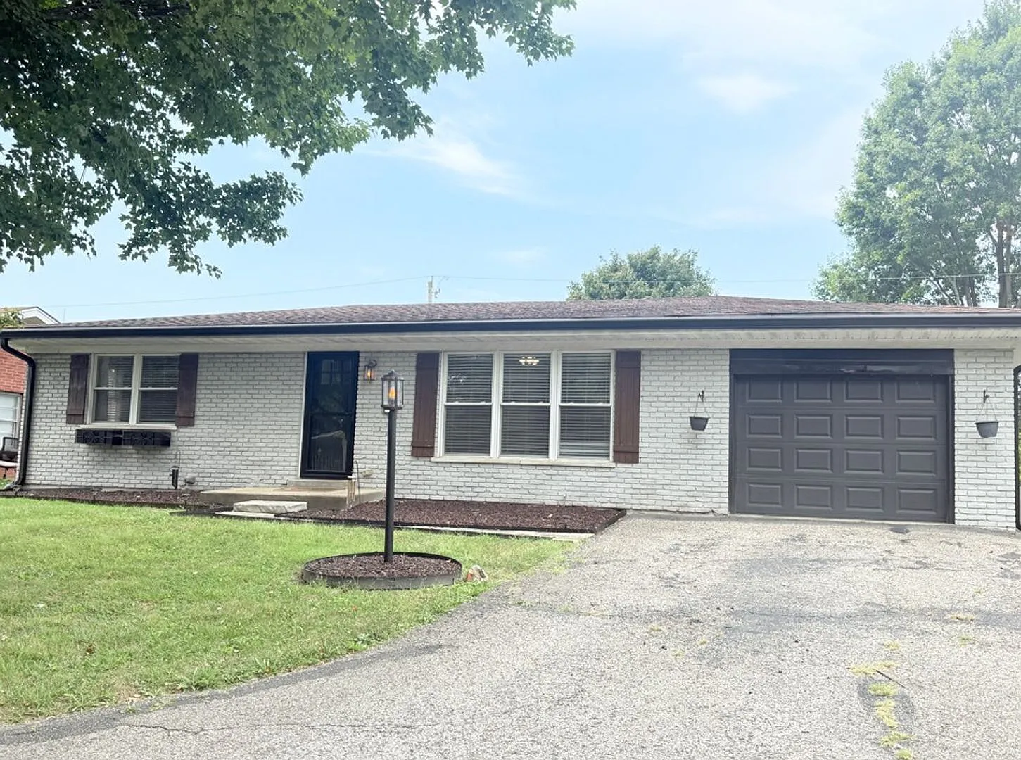 Beautiful 4 bed, 2.5 bath home — Photo 1