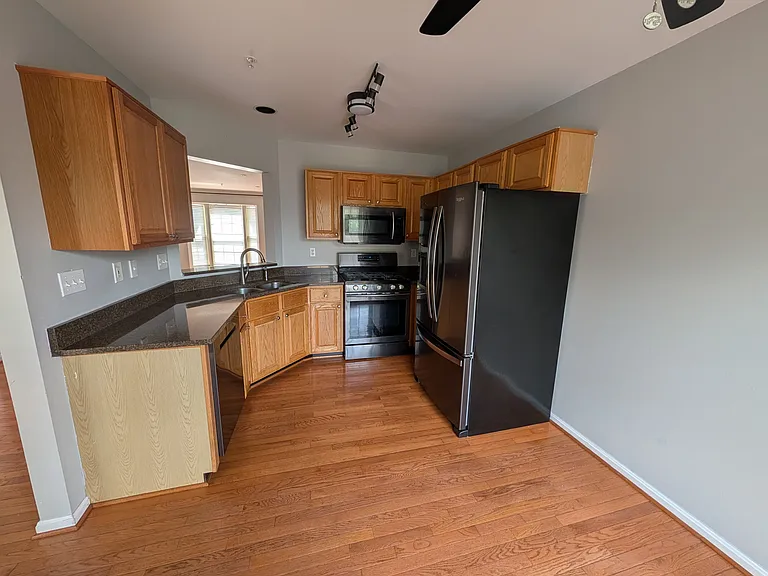243 Kirbys Landing Ct — Photo 6