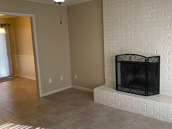 2nd image of 1600 Stanley Dr