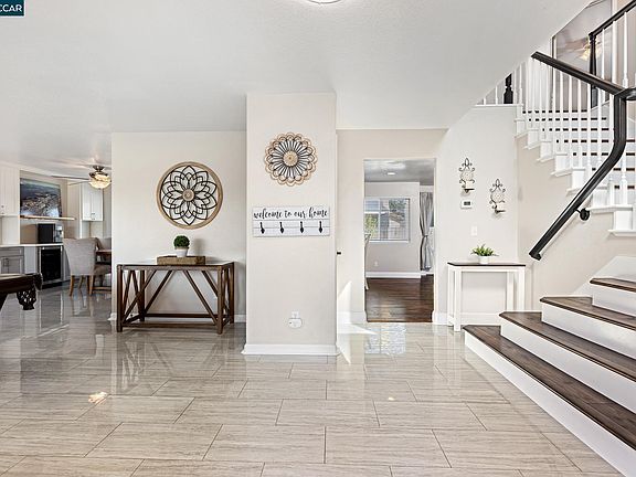 5th image of 319 Flagstone Ct