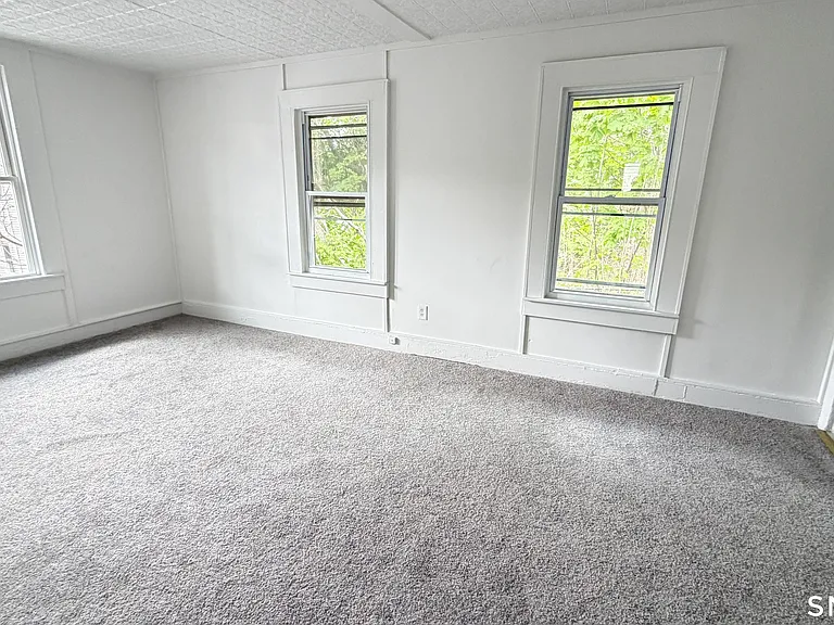 113 Southview St — Photo 3