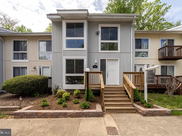 3028 Sugar Ln, Vienna, VA 22181