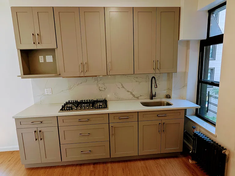 230 W 95th St #46 — Photo 2