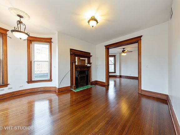 2nd image of 3624 W Wrightwood Ave #2