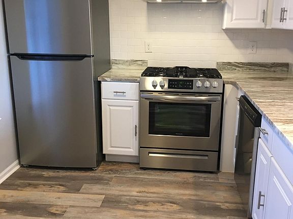 2nd image of 242 Sequoia Dr