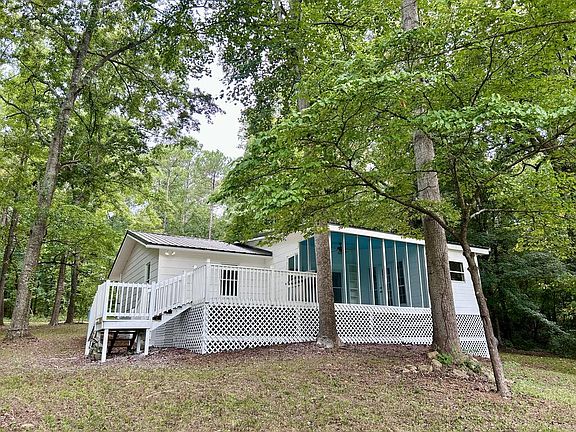 4th image of 122 Rock Ln