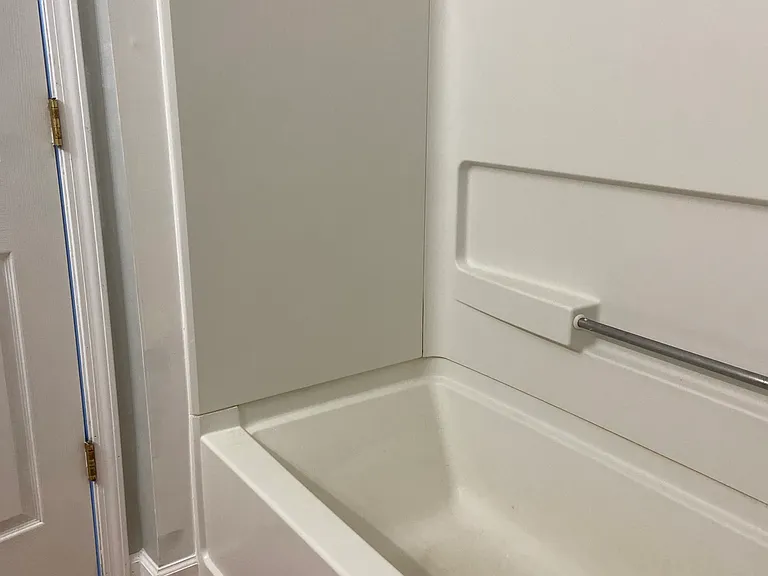 1112 Fountain View Cir — Photo 12
