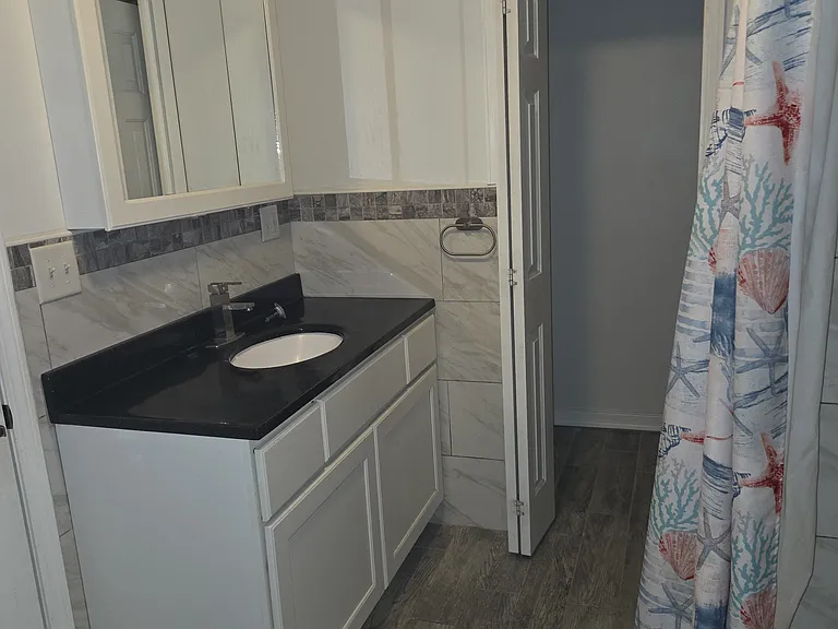 400 Kossuth Ave #2E — Photo 6