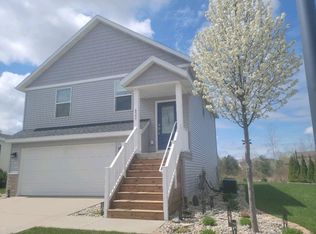 6557 Moss Lake Dr, Hudsonville, MI 49426