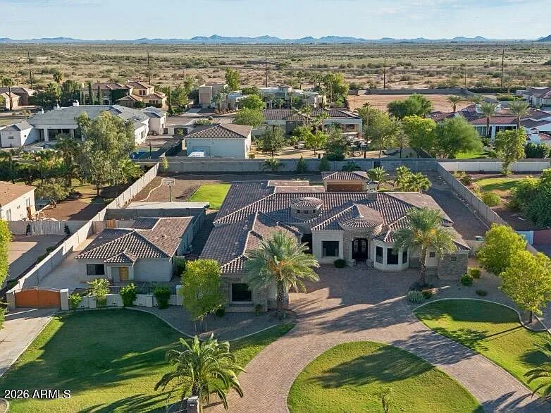 11407 E Bellflower Ct
