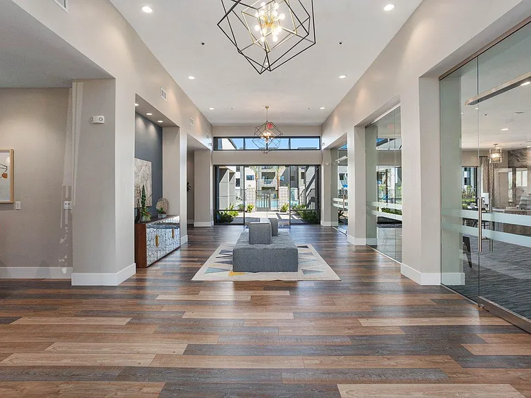 Avari Modern Apartments — Photo 1