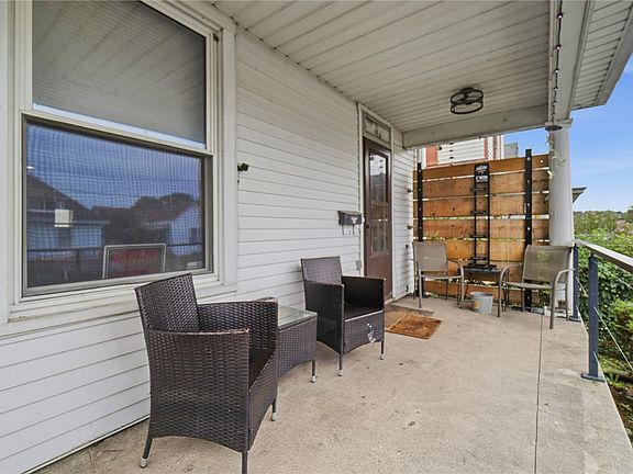 3rd image of 321 Williams Ave