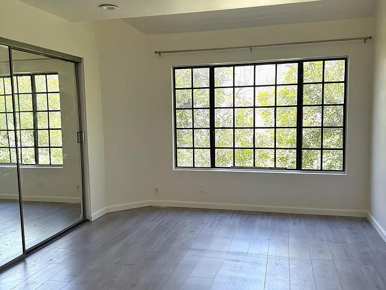 5820 Yolanda Ave #8 — Photo 5