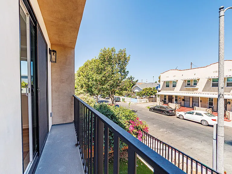 5508 3/4 Barton Ave — Photo 7