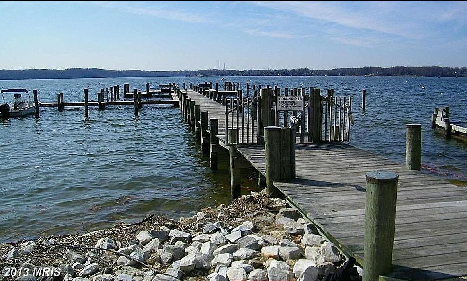 round bay beach steps away
