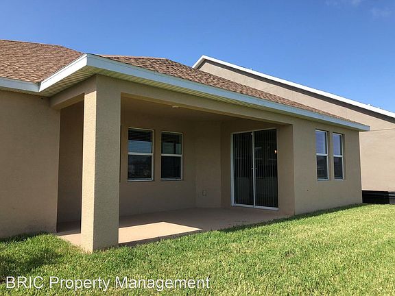 3rd image of 10265 Lovegrass Ln