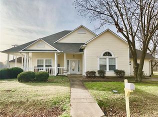 530 E Kaufman St, Mabank, TX 75147
