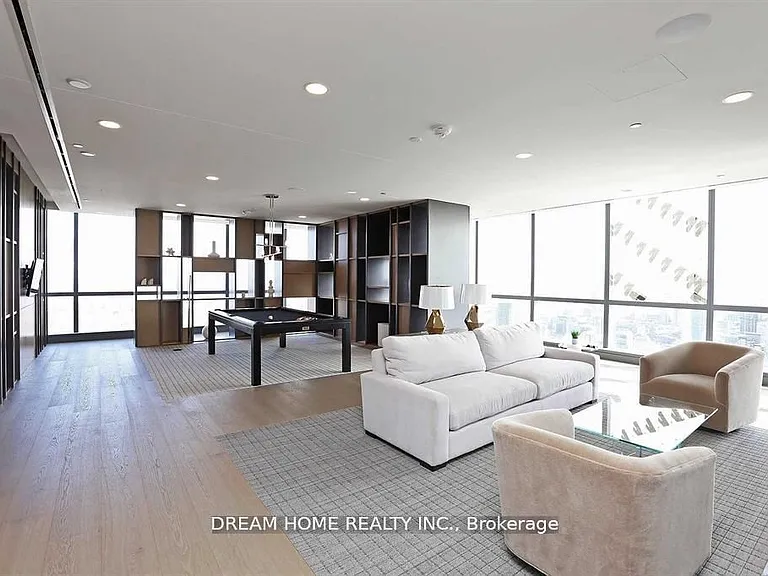 7 Grenville St #810 — Photo 7