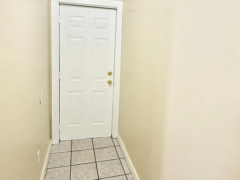 59 Derby Ave #2LS — Photo 10