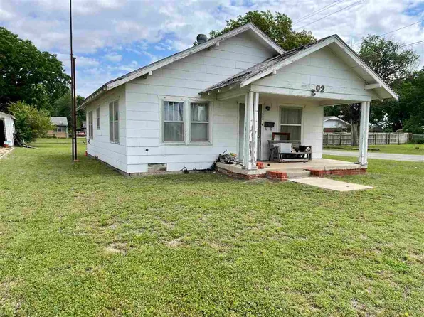 202 Vinnedge Ave, Blackwell, OK 74631