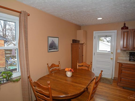 5th image of 8314 Lake Ave