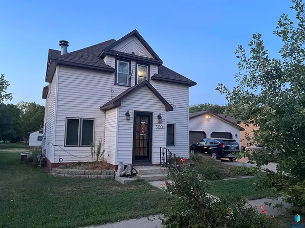 300 E State St, Marion, SD 57043