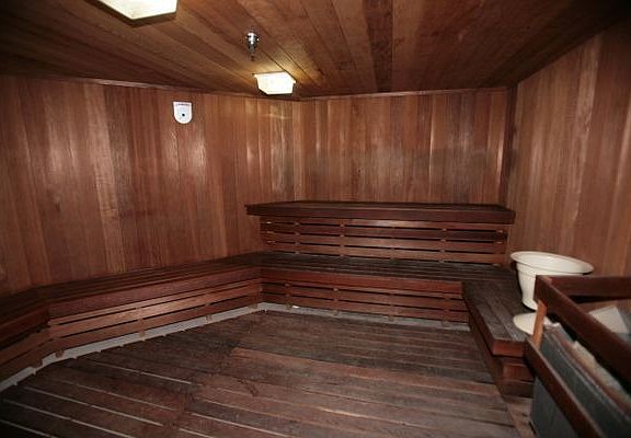Spacioius Sauna