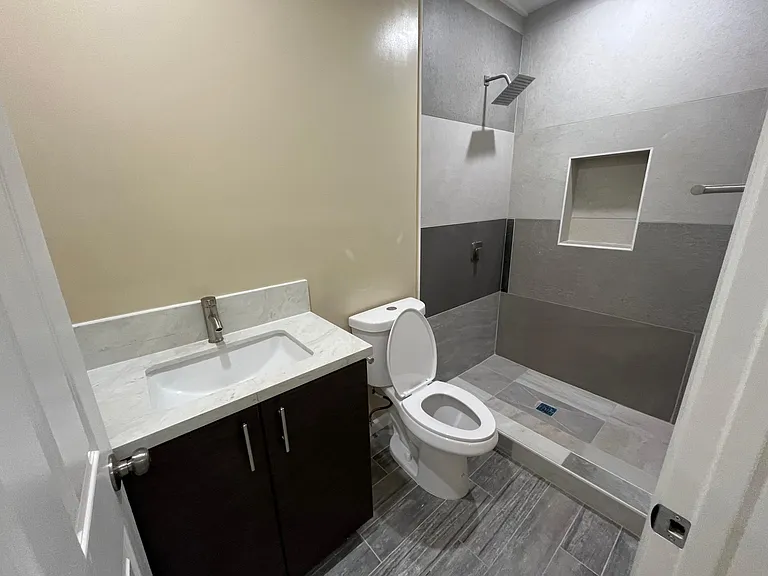 2739 Eltinge Dr — Photo 22