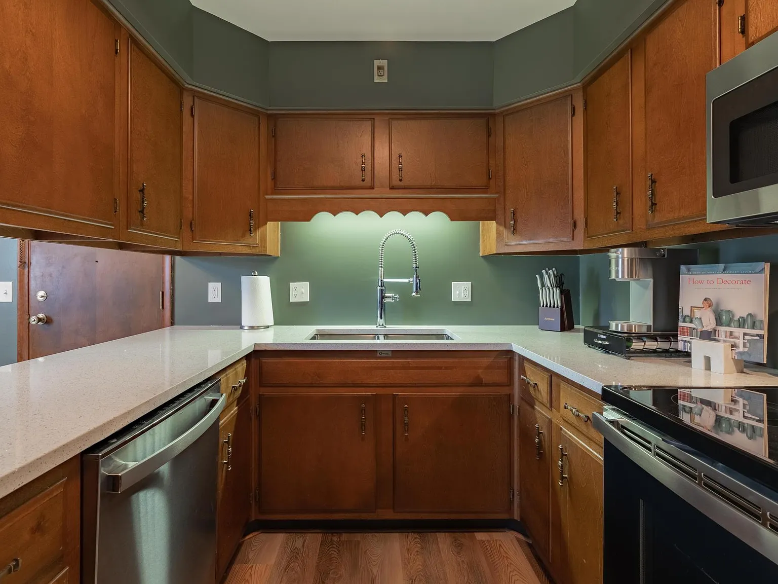 3 bed, 1040 sqft, $2,550 — Photo 3