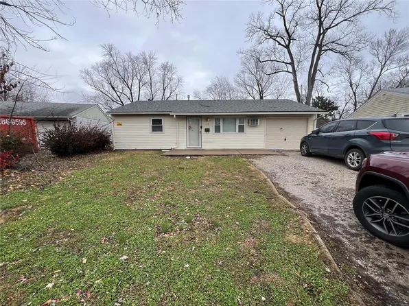 19 Saint Columba Dr, Cahokia, IL 62206