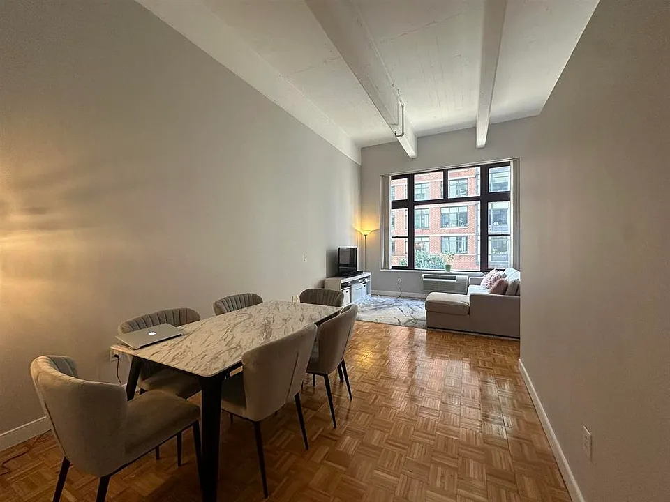 1500 Hudson St #2O
