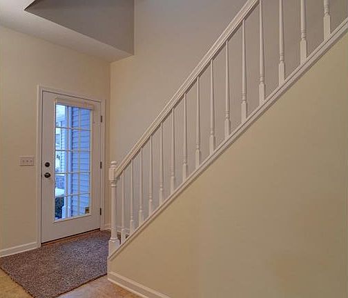 2nd image of 736 Lakeside Dr