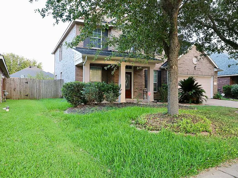 7407 Saxon Hill Ln — Photo 2