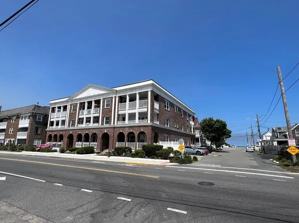 834 Nantasket Ave APT 3, Hull, MA 02045