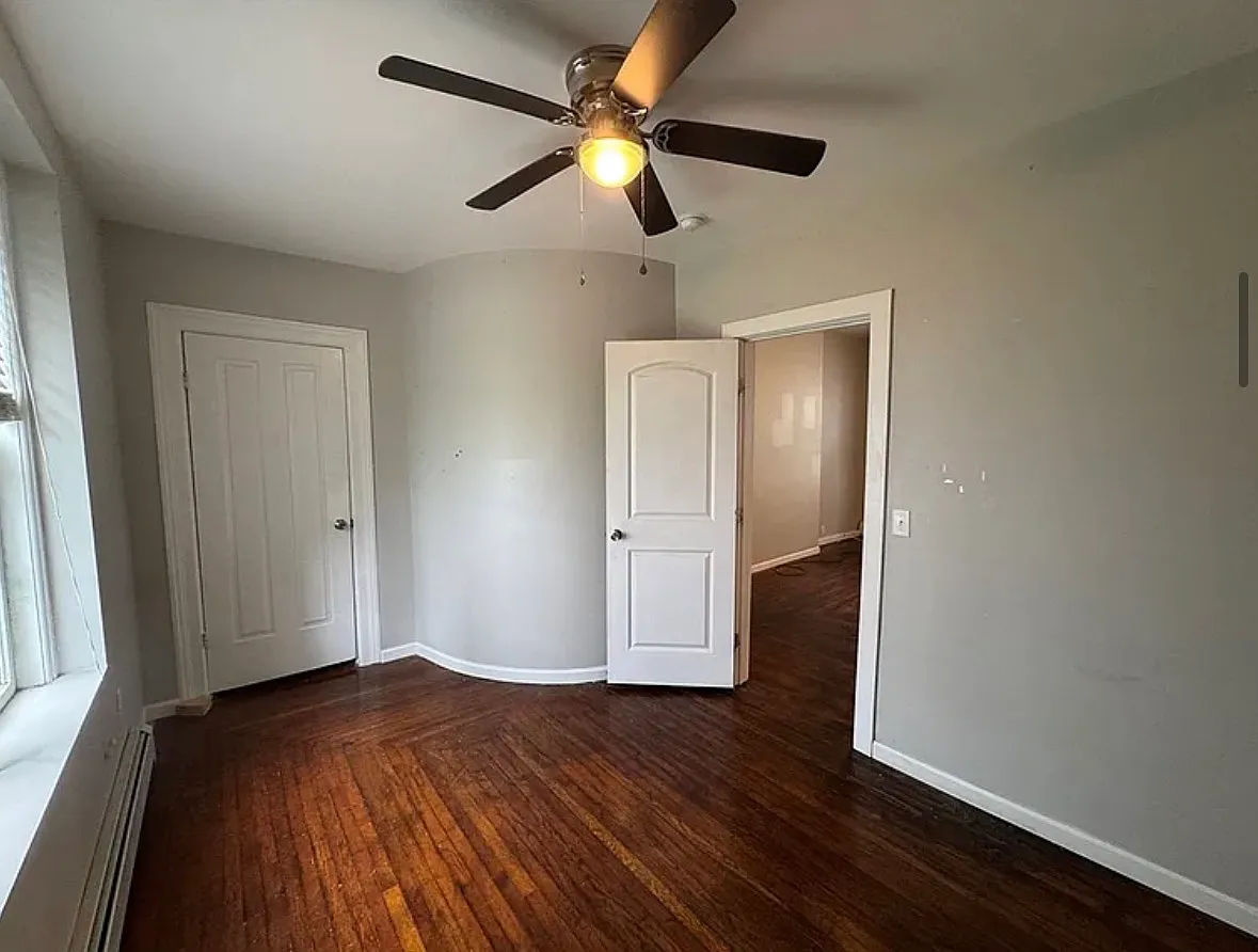 2 bed, 900 sqft, $1,400 — Photo 2