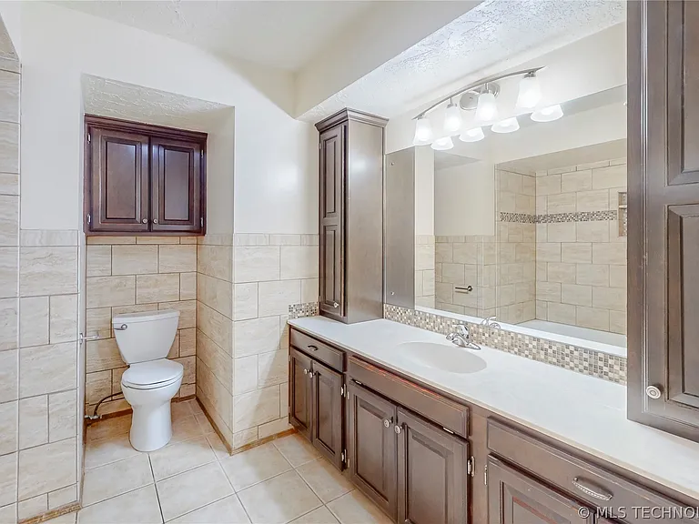 4004 S Maple Ave — Photo 22