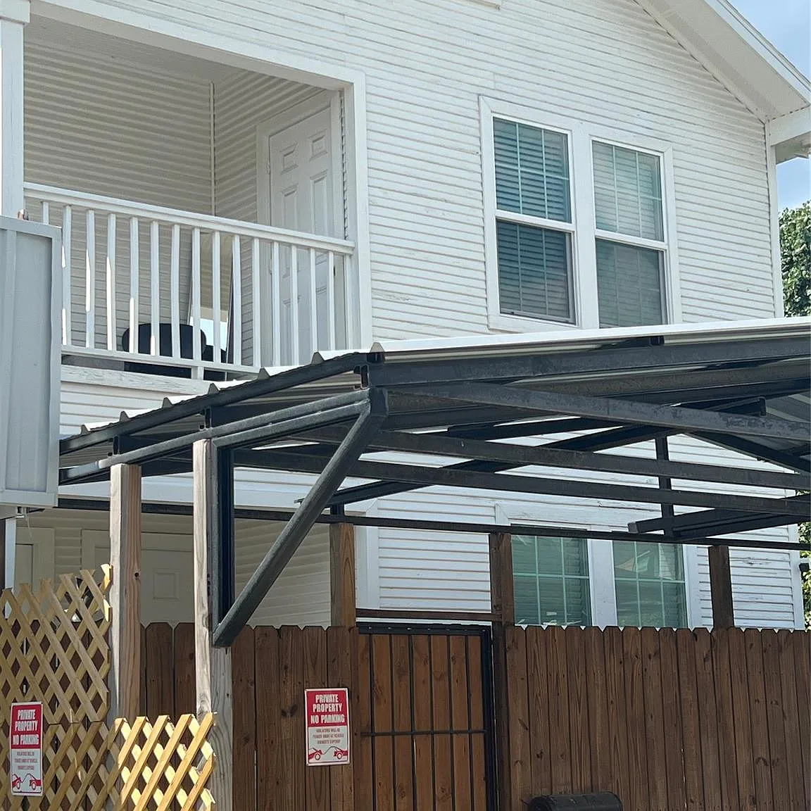 2 bed, 2.5 bath, 900 sqft, $1,700 — Photo 1